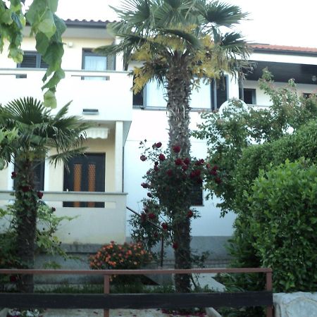 קרק Apartments Nevenka מראה חיצוני תמונה