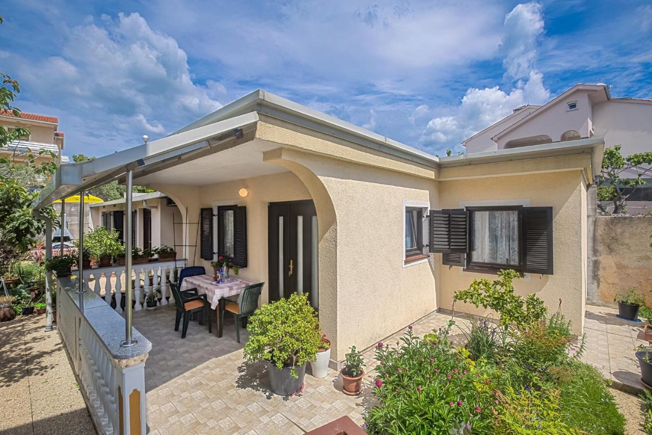 קרק Apartments Nevenka מראה חיצוני תמונה