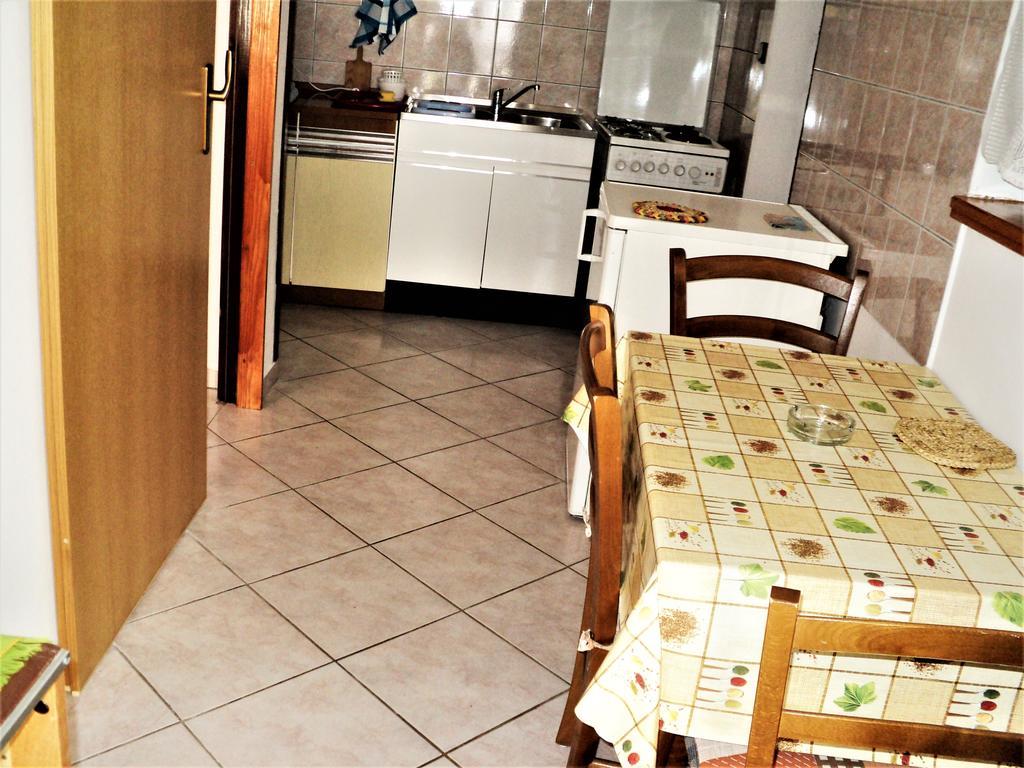 קרק Apartments Nevenka מראה חיצוני תמונה