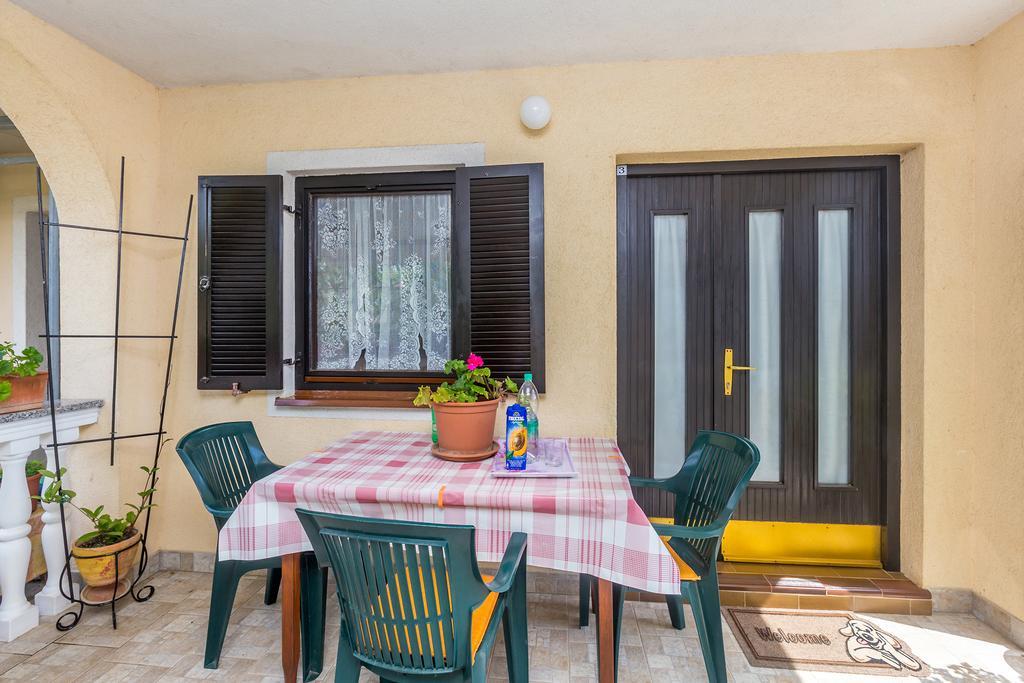 קרק Apartments Nevenka מראה חיצוני תמונה